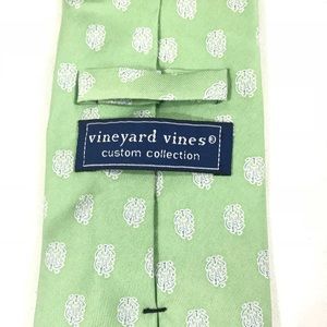 Vineyard Vines 100% Silk Green Necktie
